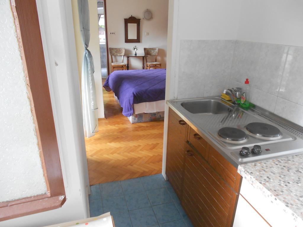 Guesthouse Kuca Na Sterne 로브란 객실 사진