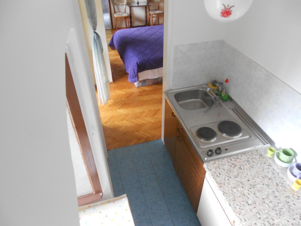 Guesthouse Kuca Na Sterne 로브란 객실 사진