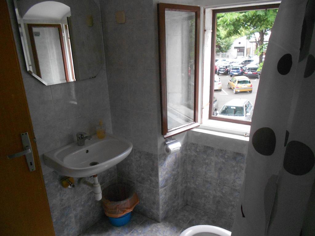 Guesthouse Kuca Na Sterne 로브란 객실 사진