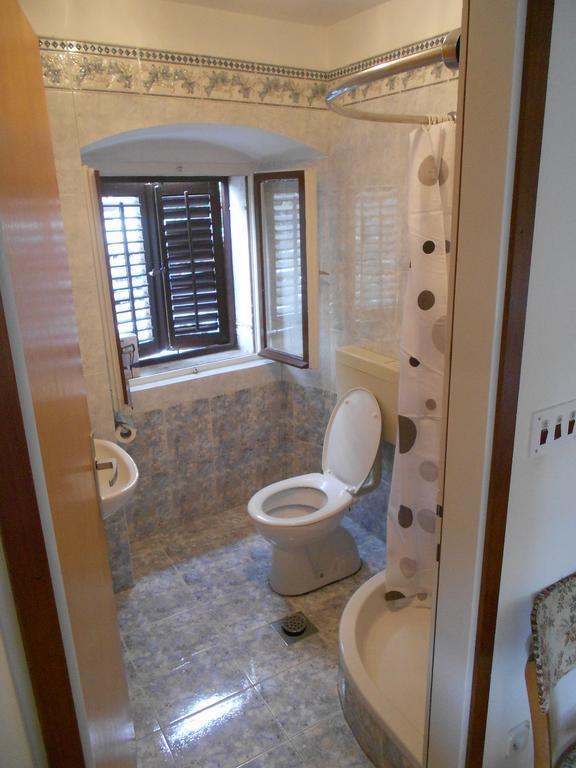 Guesthouse Kuca Na Sterne 로브란 객실 사진