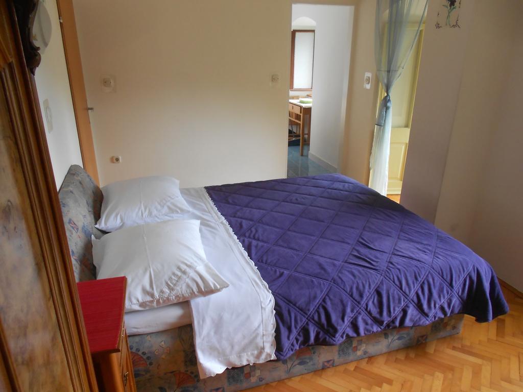 Guesthouse Kuca Na Sterne 로브란 객실 사진