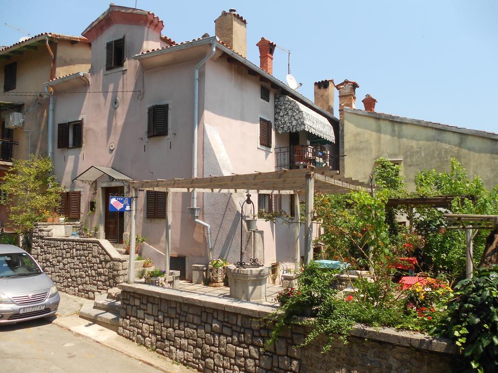 Guesthouse Kuca Na Sterne 로브란 외부 사진