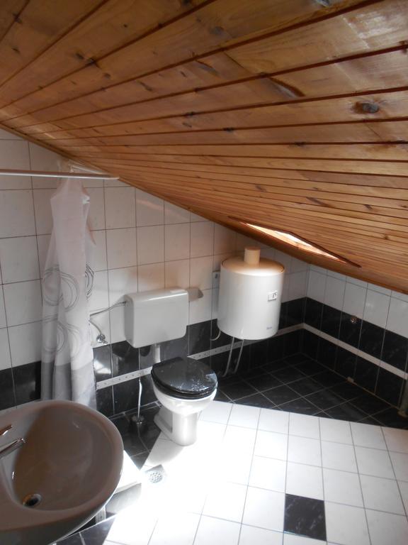 Guesthouse Kuca Na Sterne 로브란 객실 사진