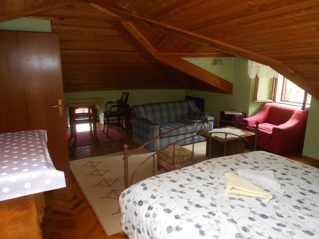 Guesthouse Kuca Na Sterne 로브란 객실 사진