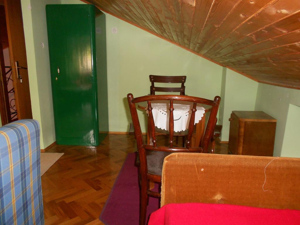 Guesthouse Kuca Na Sterne 로브란 객실 사진
