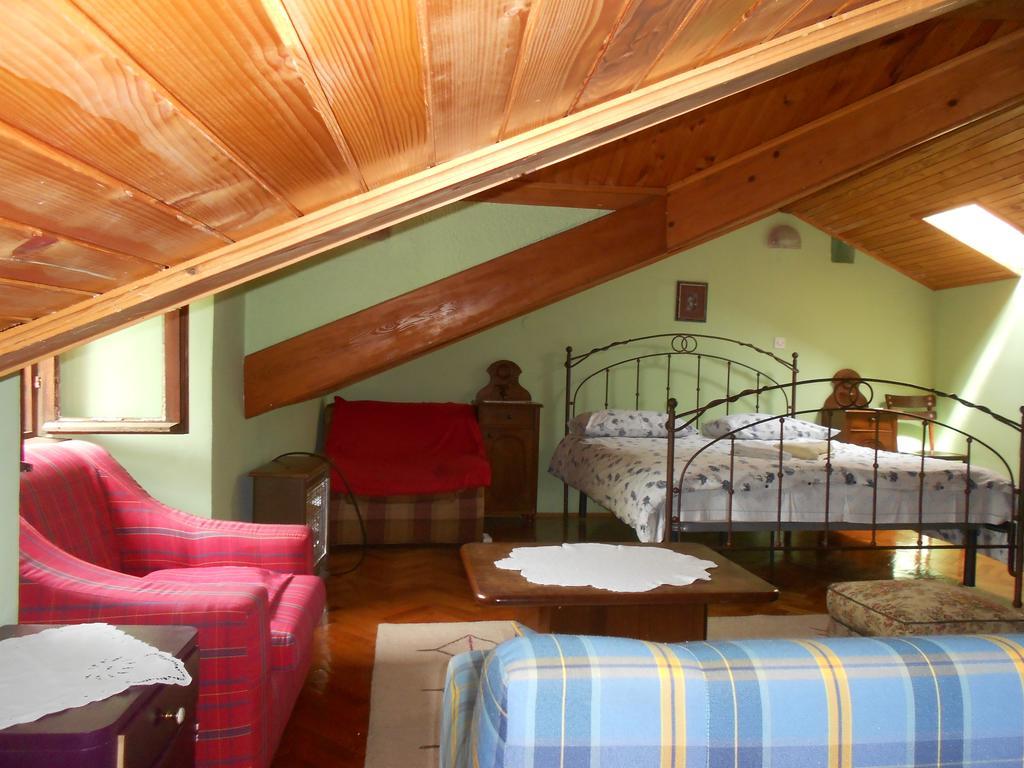Guesthouse Kuca Na Sterne 로브란 객실 사진