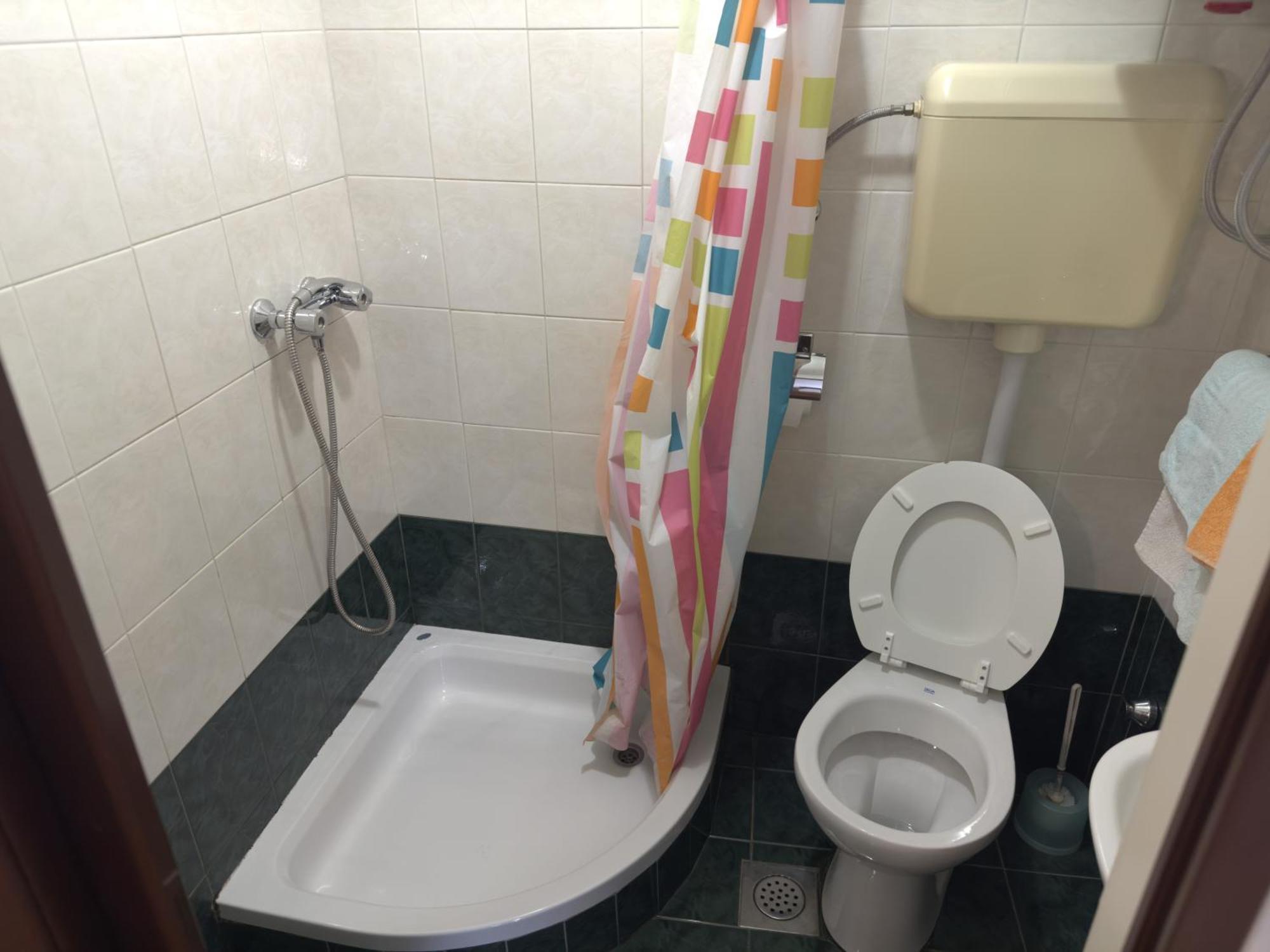 Guesthouse Kuca Na Sterne 로브란 외부 사진