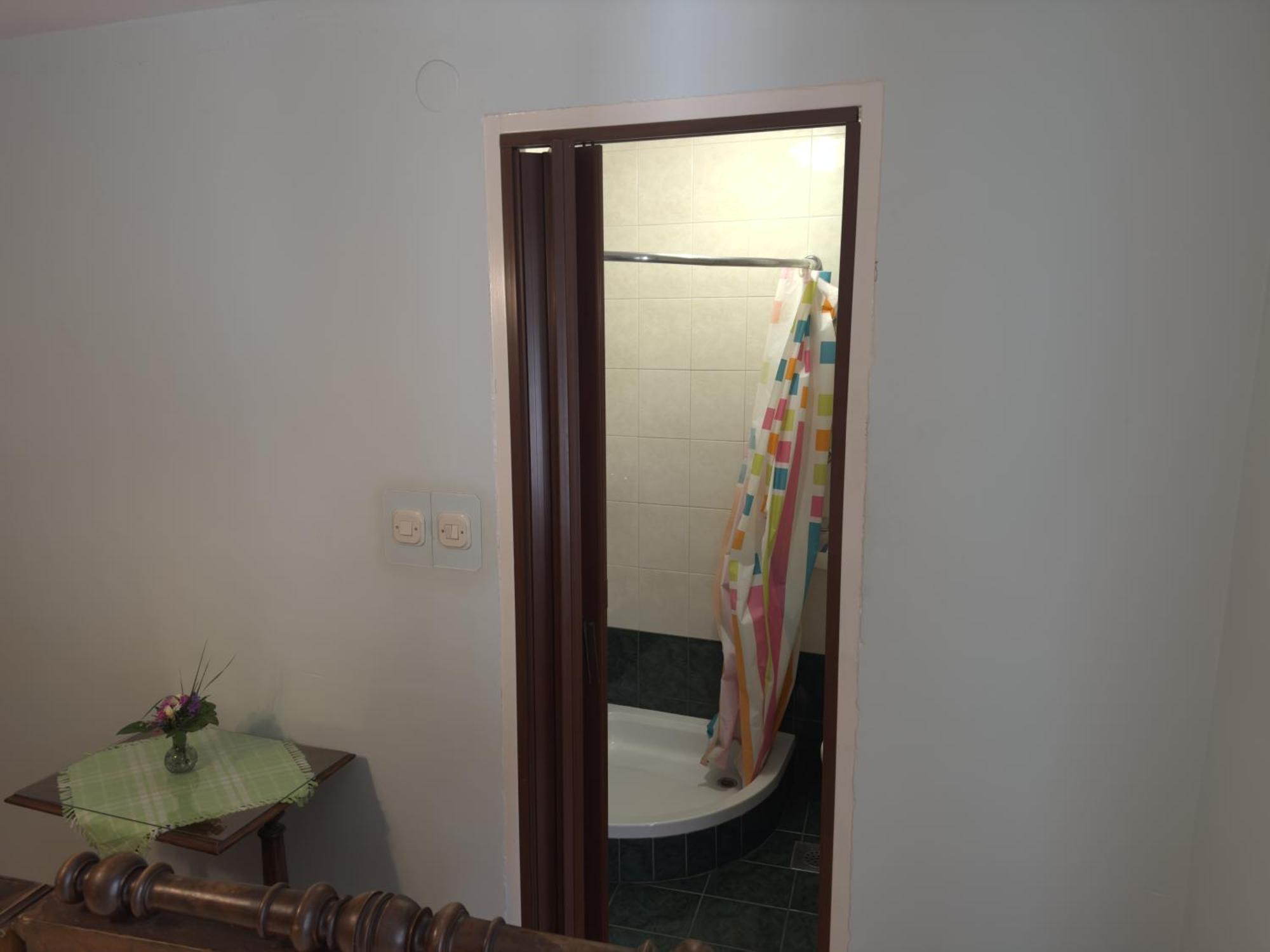 Guesthouse Kuca Na Sterne 로브란 외부 사진