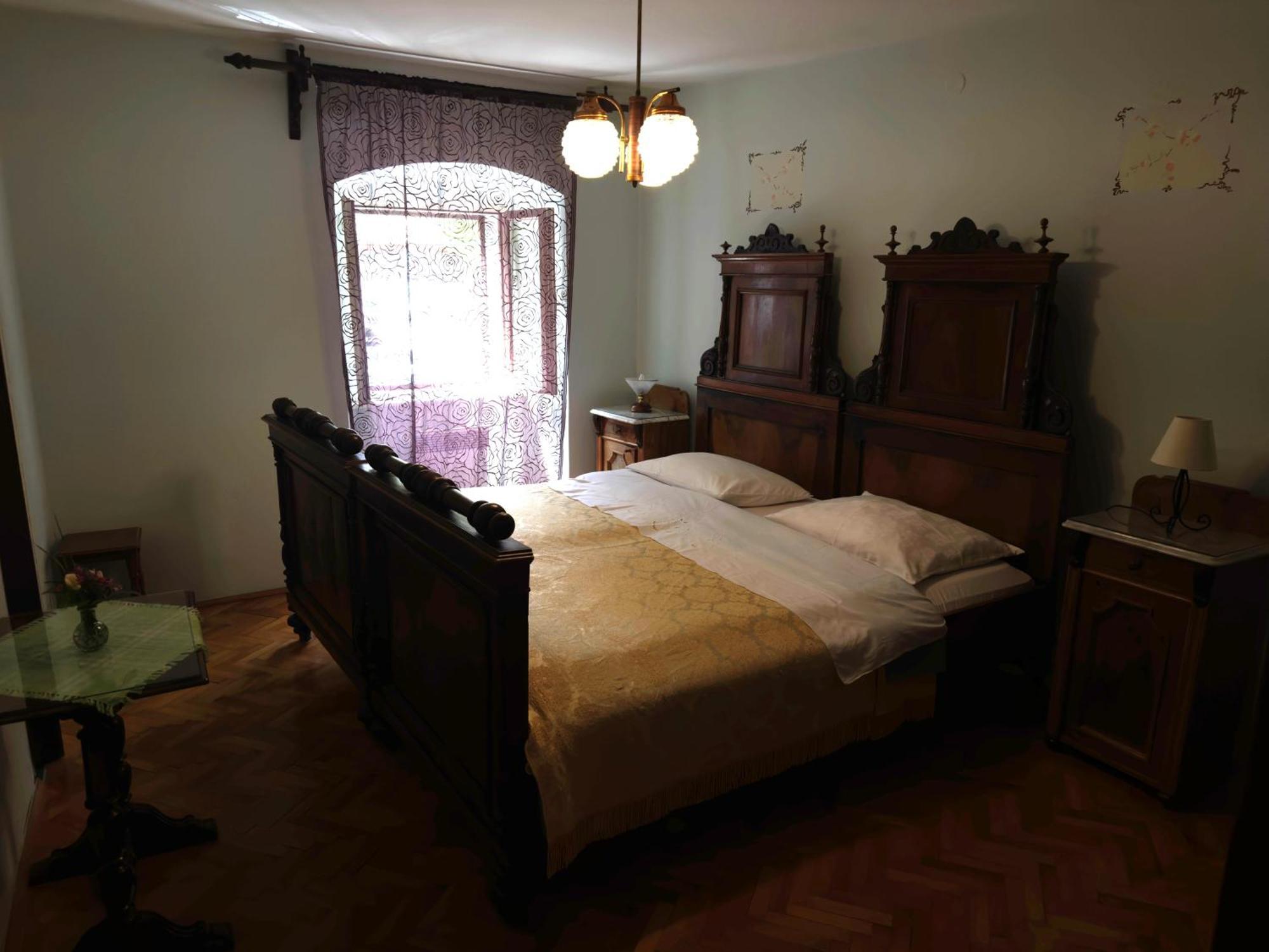 Guesthouse Kuca Na Sterne 로브란 외부 사진