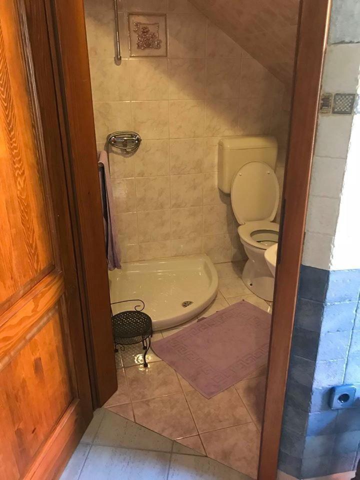Guesthouse Kuca Na Sterne 로브란 외부 사진