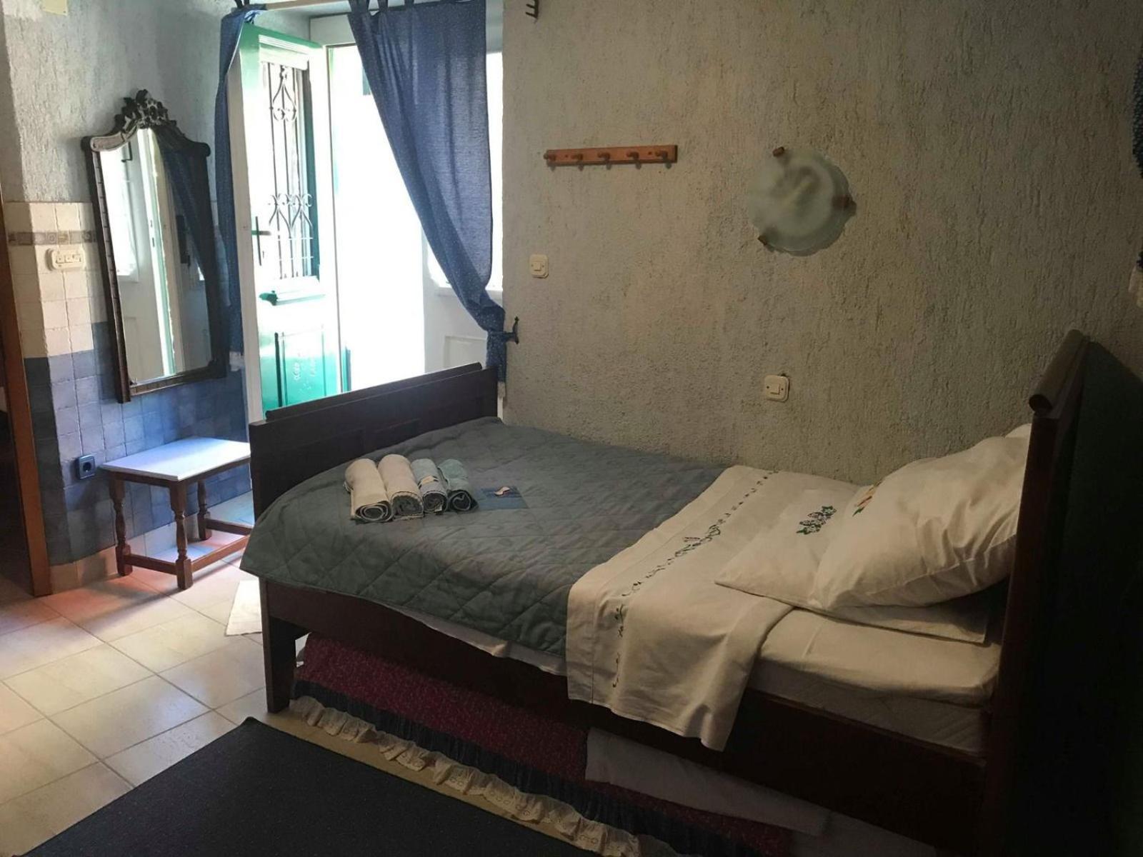 Guesthouse Kuca Na Sterne 로브란 외부 사진