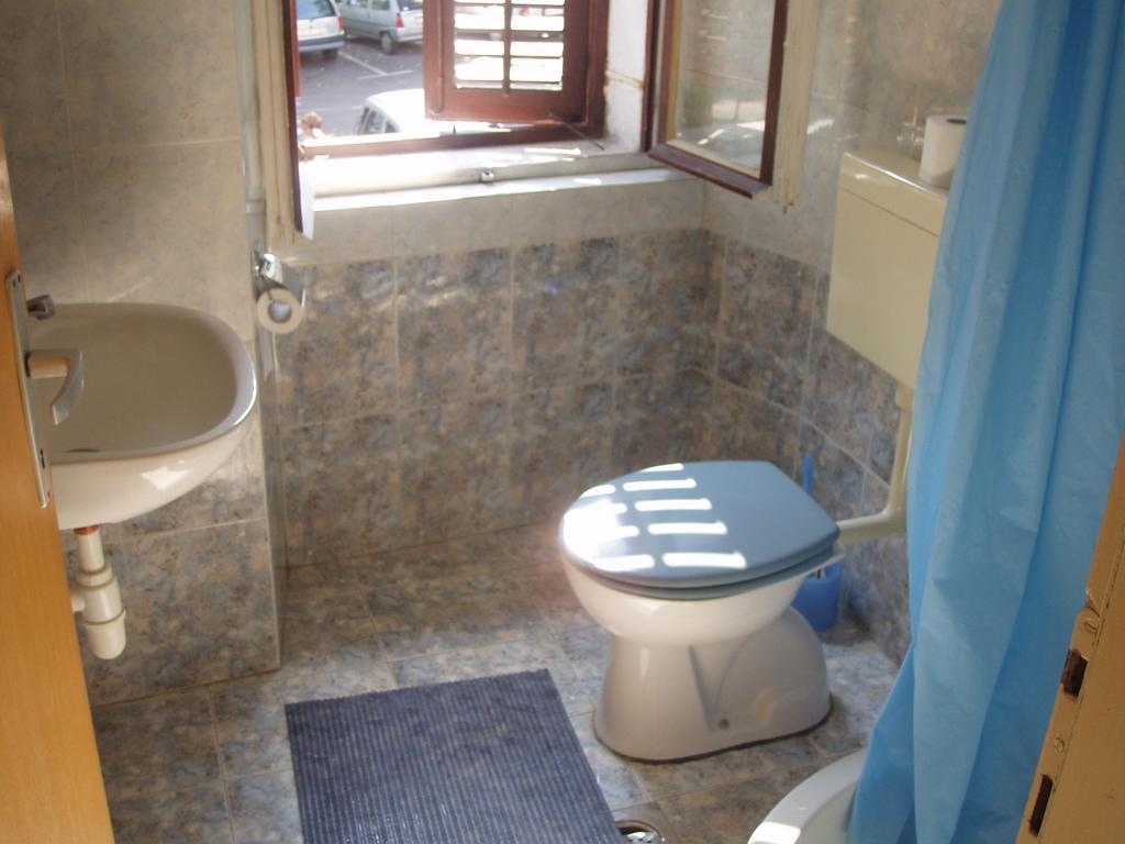 Guesthouse Kuca Na Sterne 로브란 객실 사진